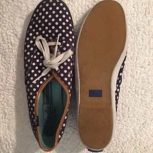 polka dot keds!